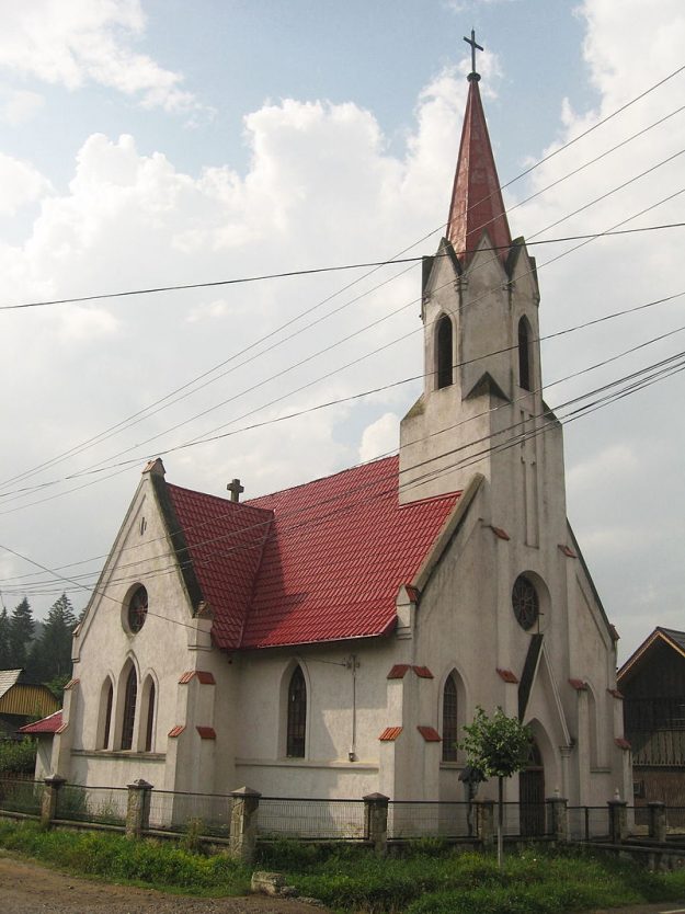 Biserica_romano-catolica_din_Putna